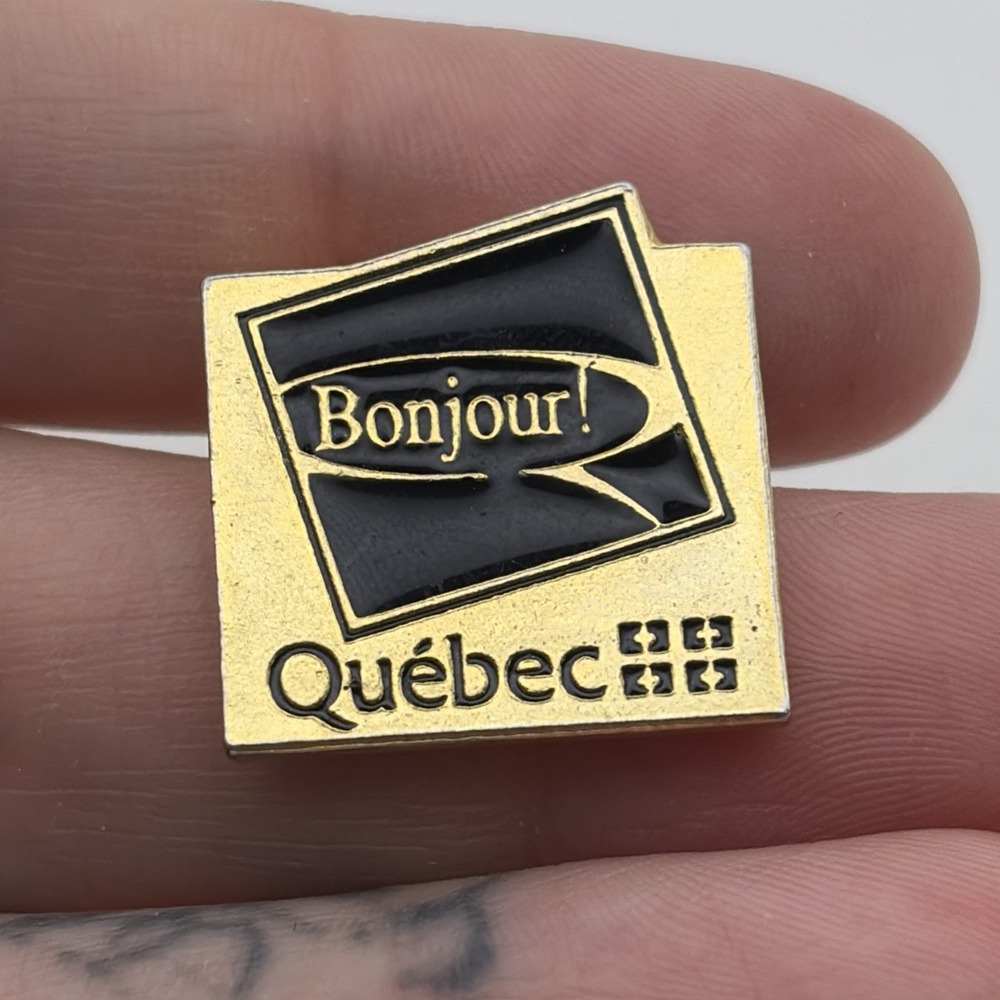 Bonjour! Quebec Canada Gold Tone Lapel Hat Pin